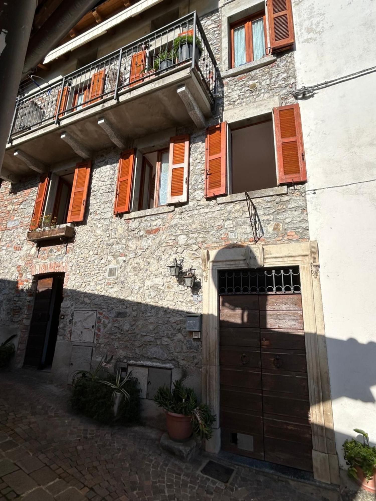 Al Civico 7 Villa Oliveto Lario Eksteriør billede