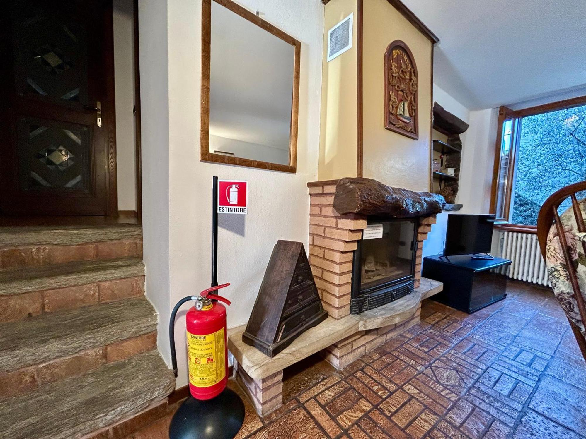 Al Civico 7 Villa Oliveto Lario Eksteriør billede